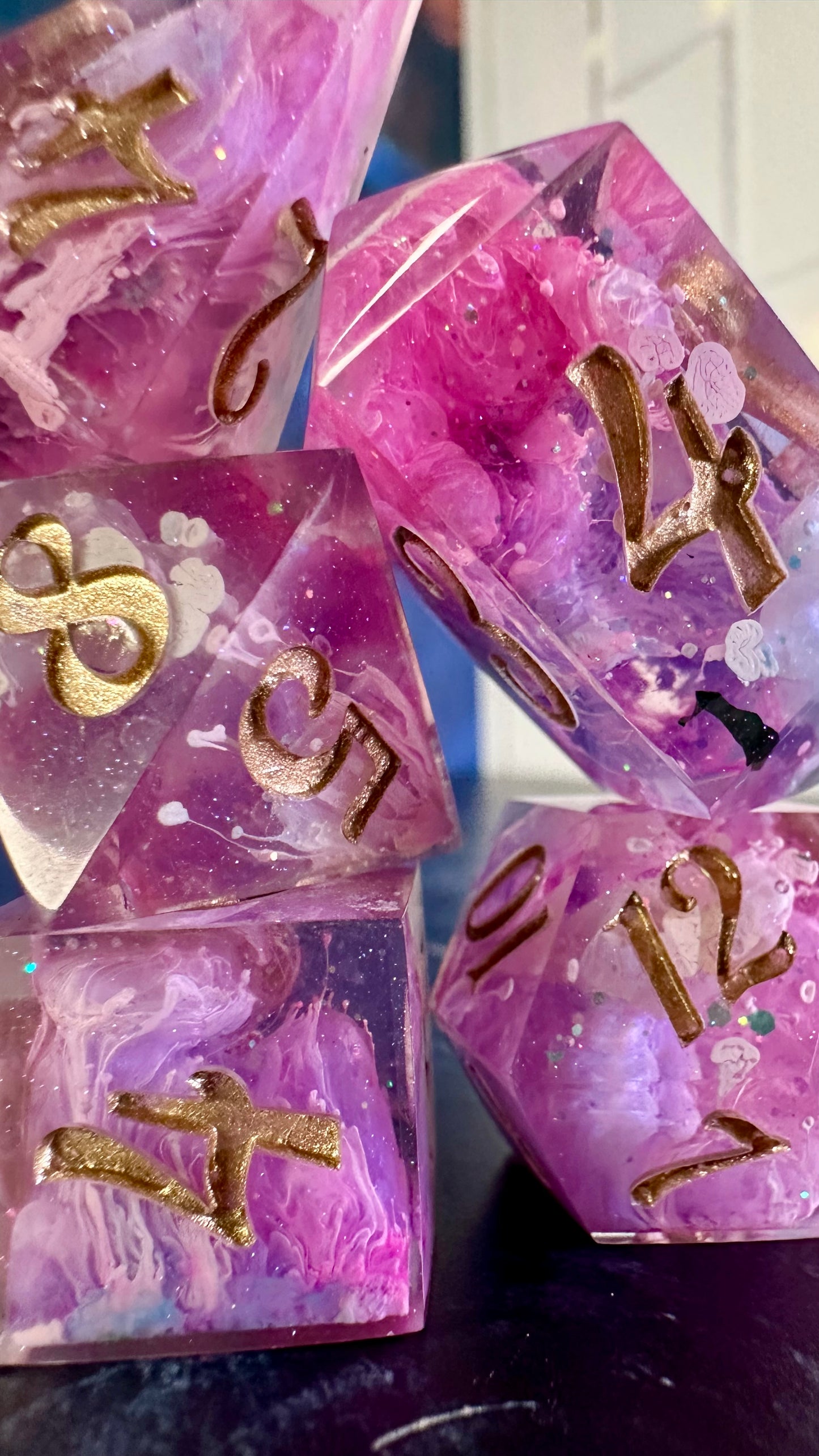 Galinda’s Arrival at Shiz- 8 piece polyhedral dice set (Large)