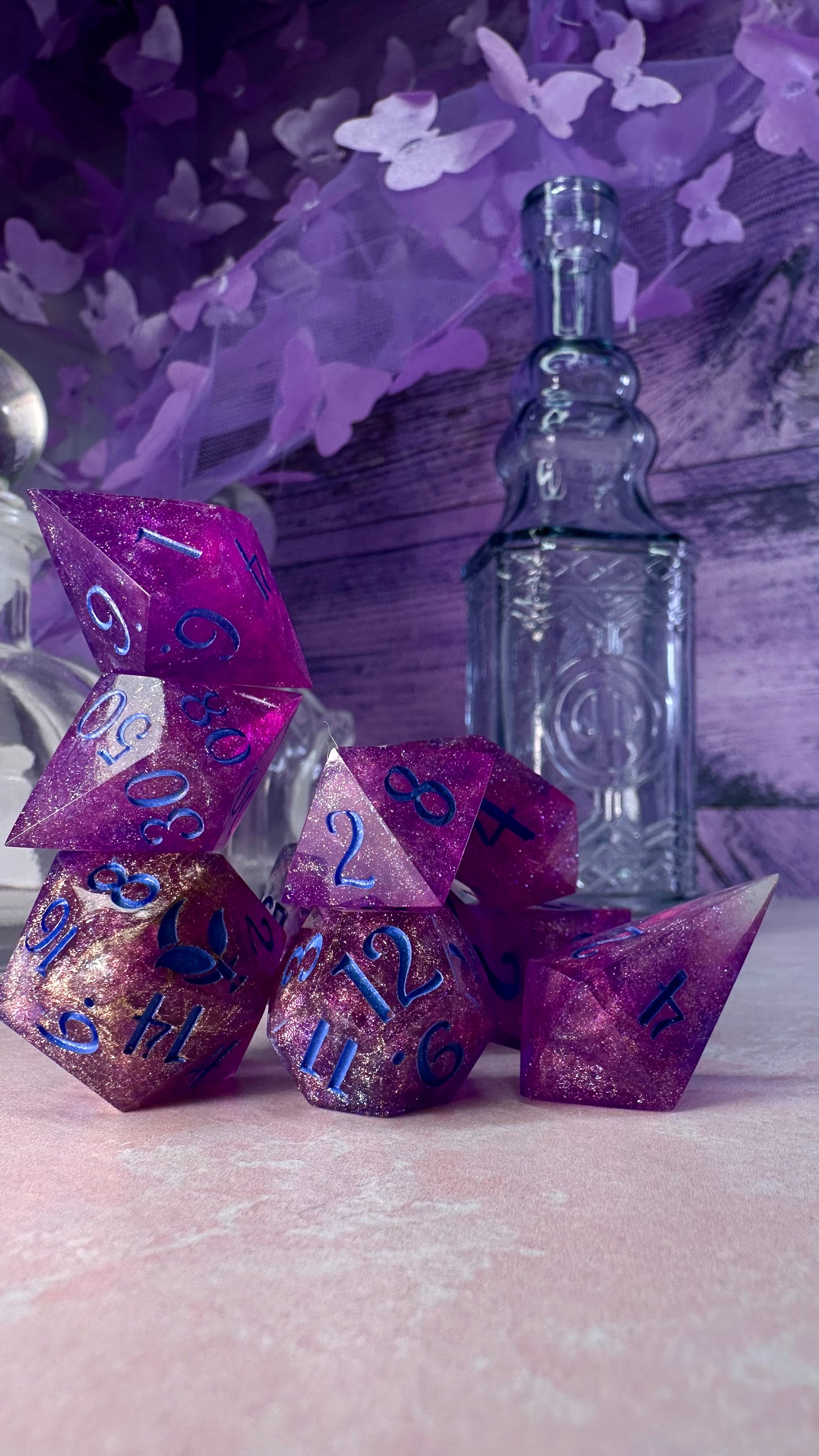 "Varley the Bugs"- 8 piece polyhedral dice set