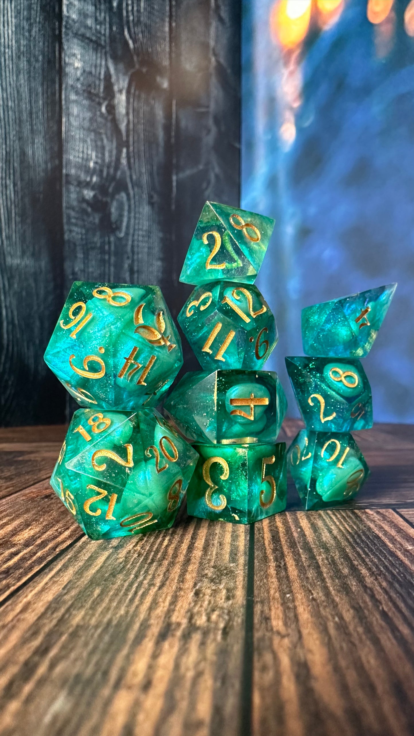 Tharion- 8 piece polyhedral dice set