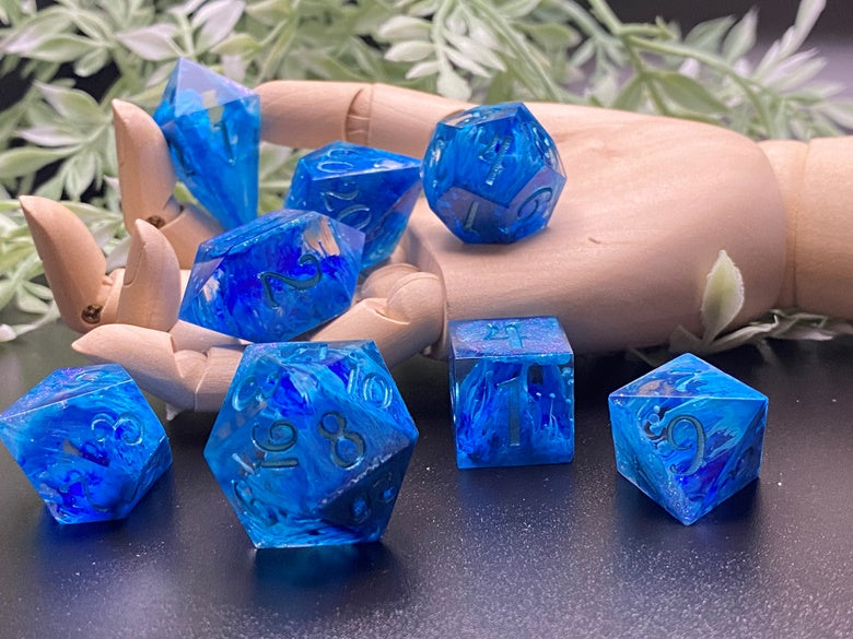 “Undertow” Petri Eight Piece polyhedral dice set