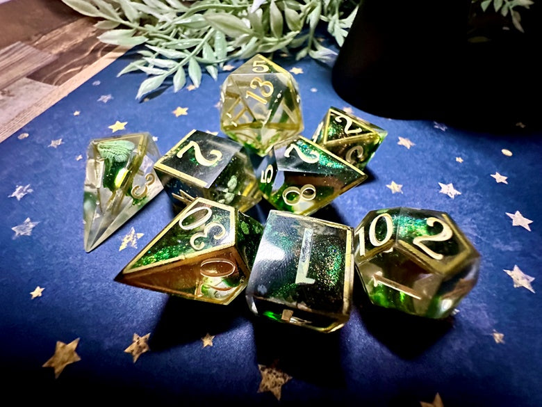 “Poison” 8 piece Polyhedral Dice Set