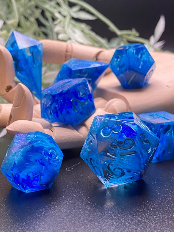 “Undertow” Petri Eight Piece polyhedral dice set