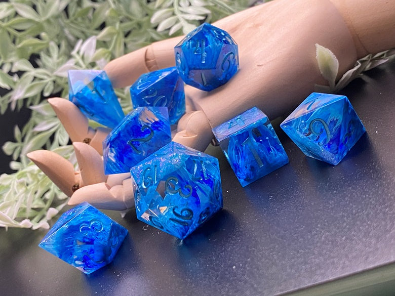 “Undertow” Petri Eight Piece polyhedral dice set