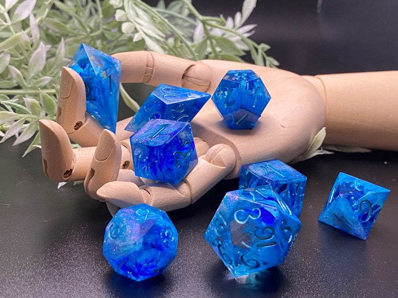 “Undertow” Petri Eight Piece polyhedral dice set